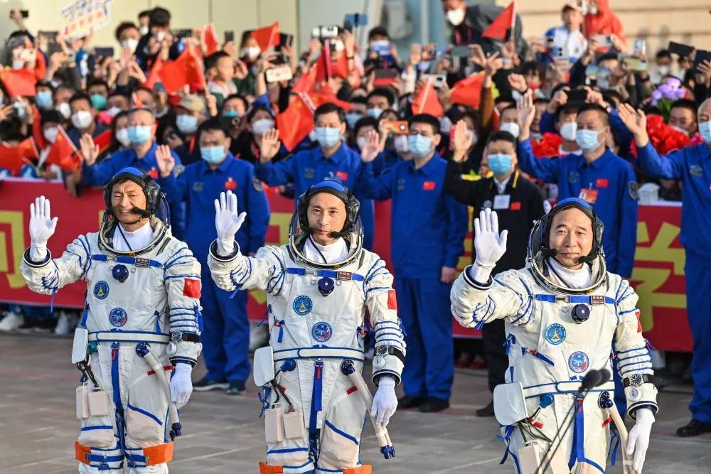 Трое космонавтов КНР