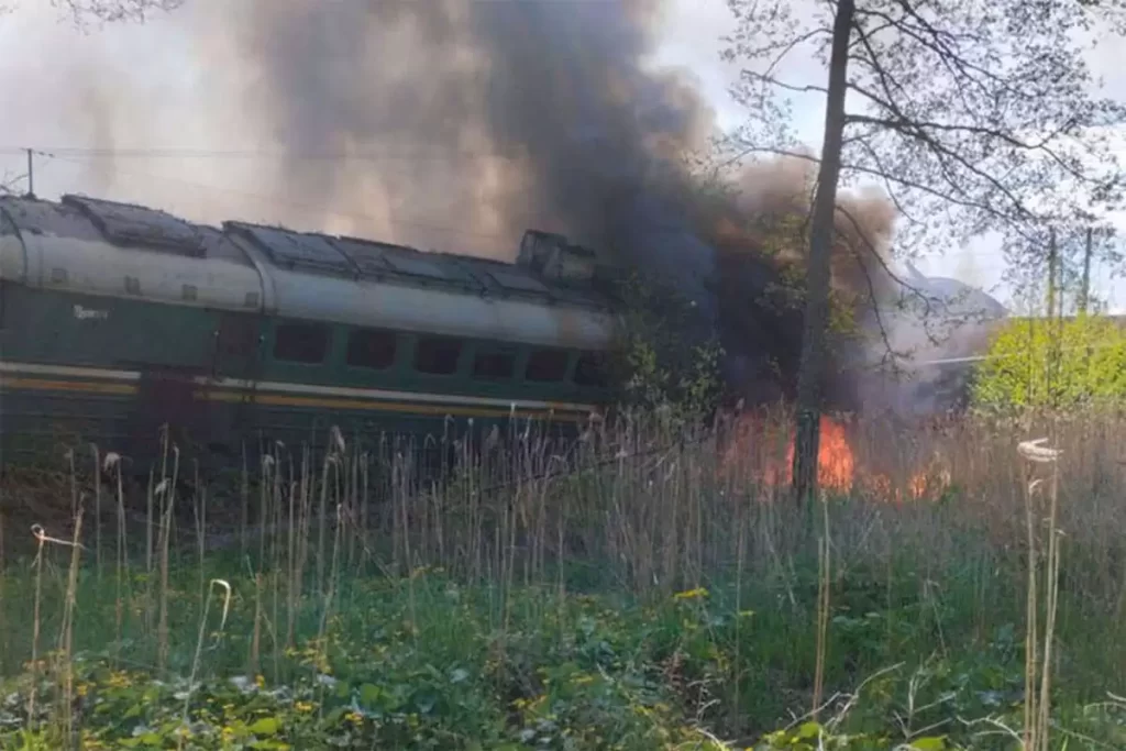 Белорусский поезд сошел с рельсов в Брянской области