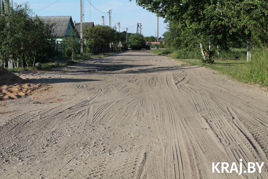 Ямы вместо асфальта. Жители Вилейки несколько лет оббивают пороги инстанций