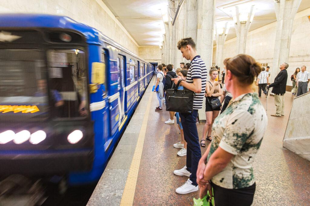 Сразу несколько выходов из метро закроются на ремонт в июне. Рассказываем какие