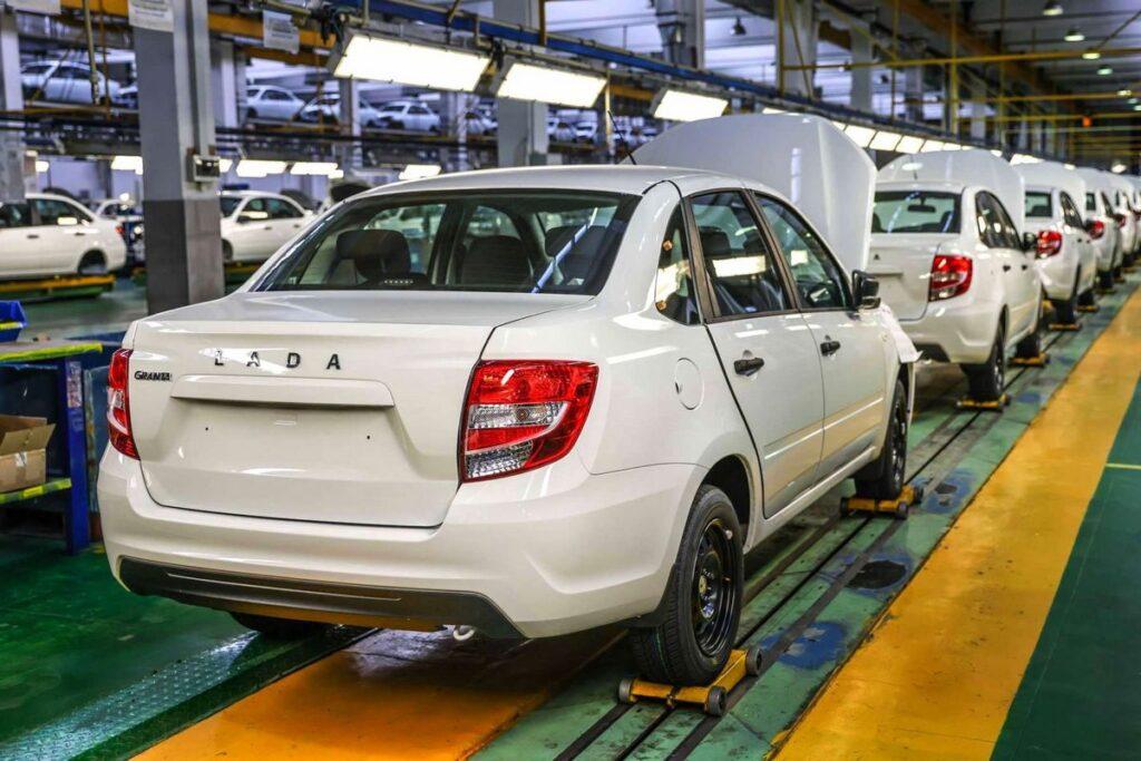 Сколько стоит Lada из салона в Беларуси в кредит