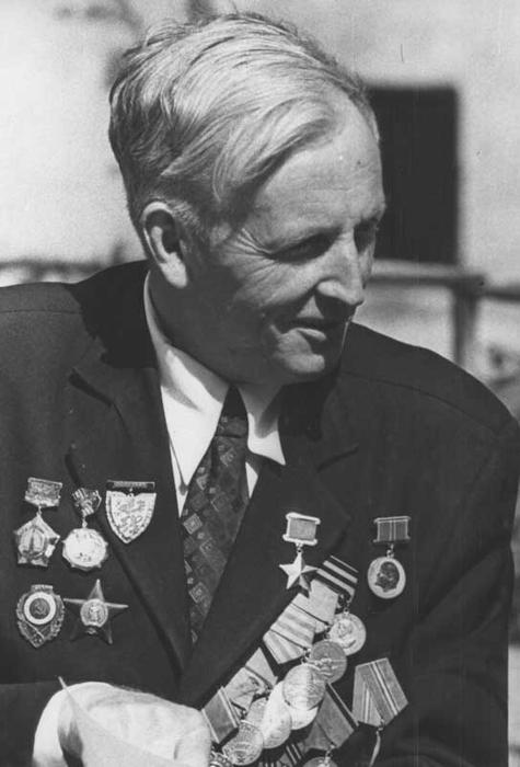 Александр Матросов
