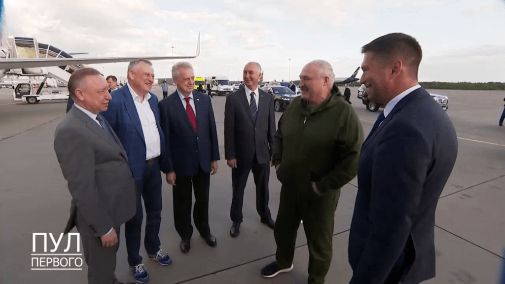 Александр Лукашенко прилетел в Санкт-Петербург с рабочим визитом
