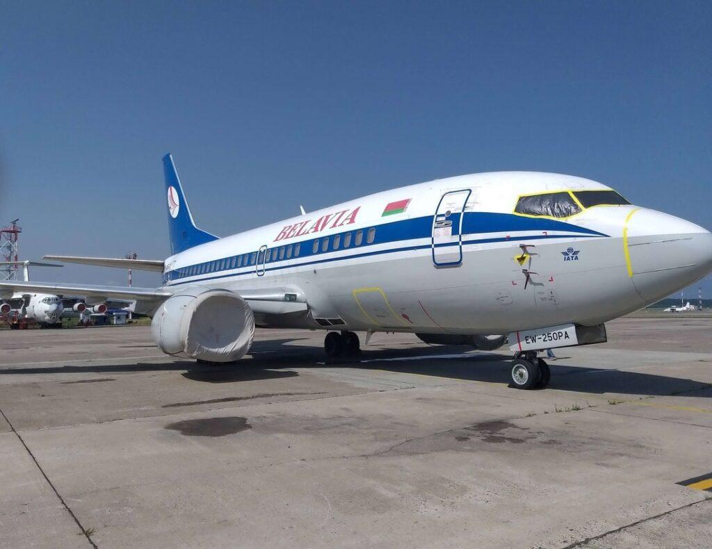 «Белавиа» выставила на продажу Boeing