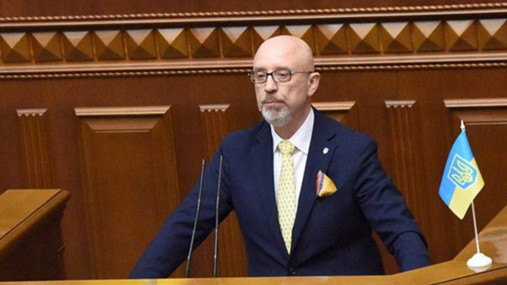 Глава Минобороны Украины Резников хочет подать в отставку