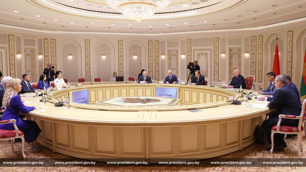 Президент провел встречу с главой Тамбовской области Российской Федерации Максимом Егоровым
