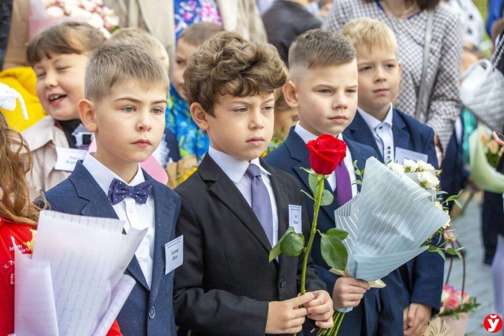 Стоимость оптимального набора школьника назвали в МАРТ