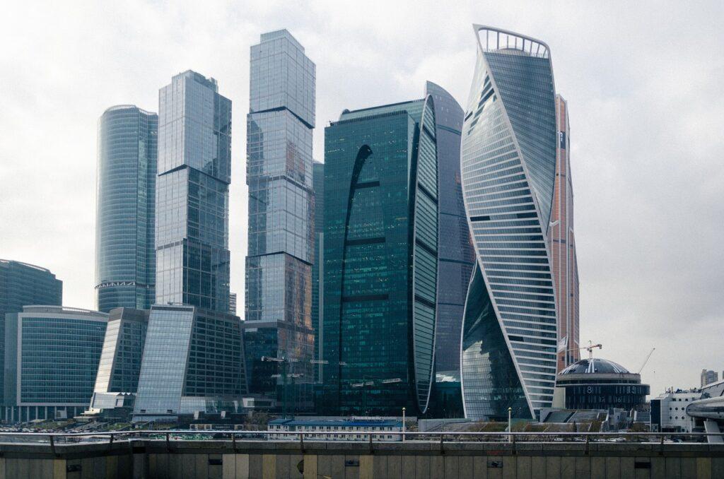 Украинский беспилотник врезался в одну из башен «Москва-Сити»