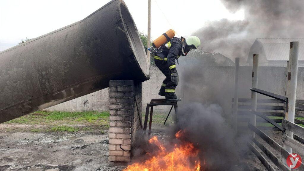 Один день с МЧС в Молодечно. «Как в компьютерной игре, только воздуха не хватает»
