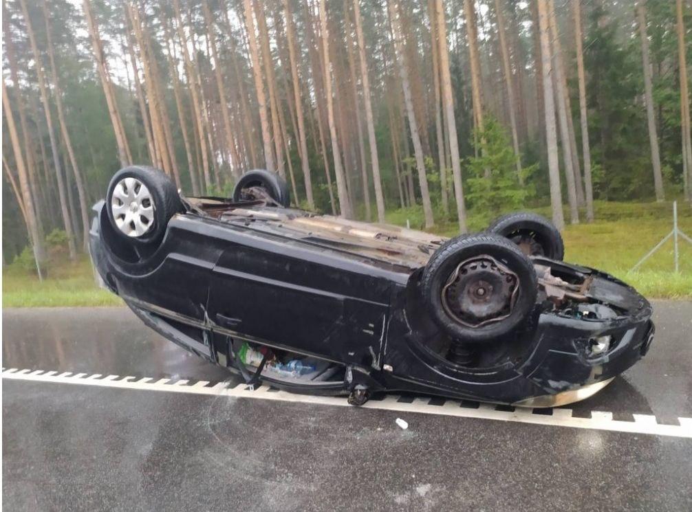 В Воложинском районе опрокинулся автомобиль