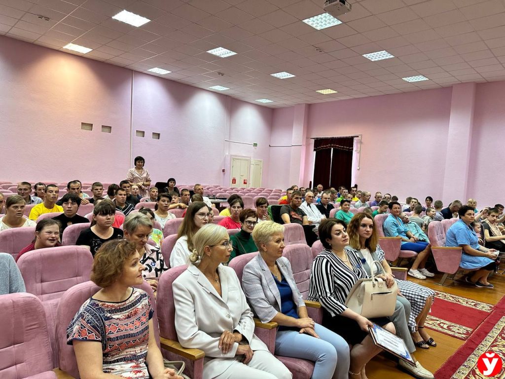 Червень интернат