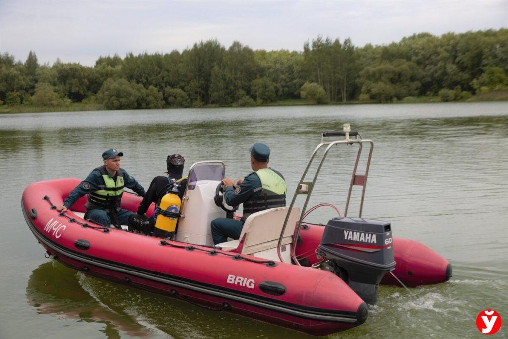 водолазы