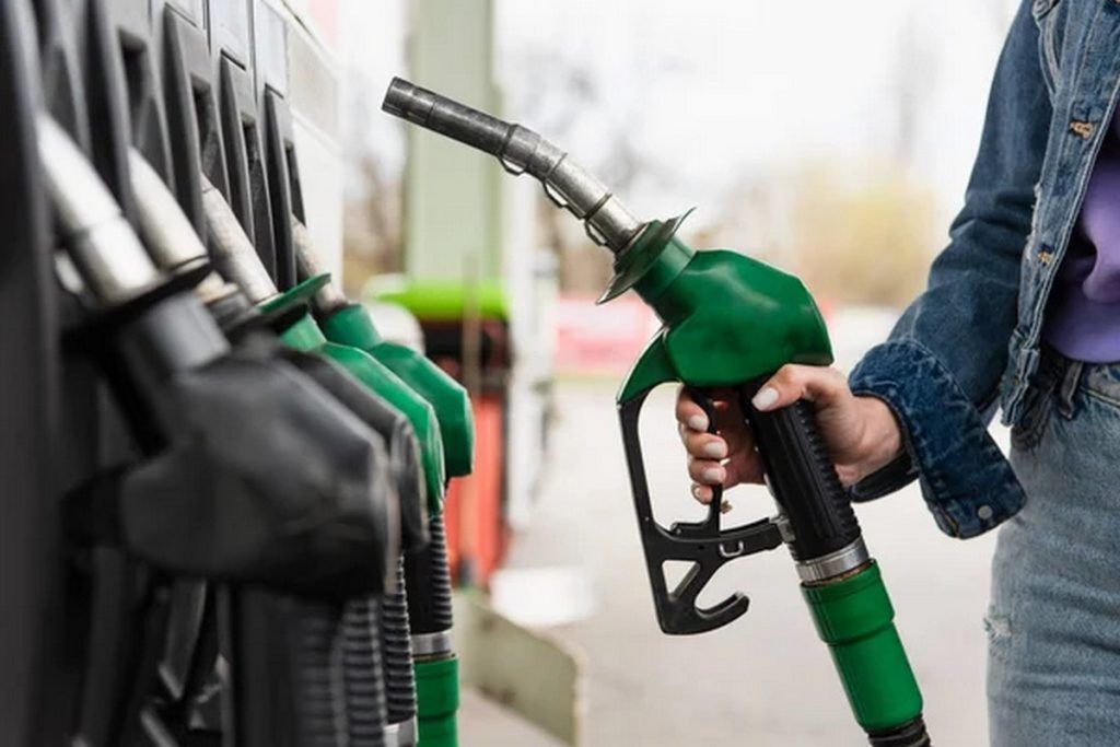 В Европе резко подскочили цены на бензин и дизтопливо после запрета на экспорт из России