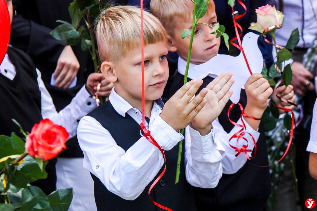 «Единый, но такой разный». Как прошел День знаний в Беларуси и Великобритании