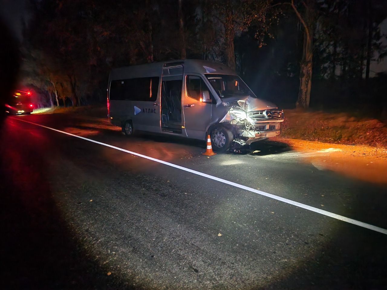 В Логойском районе маршрутка столкнулась с мотоблоком - Минская правда