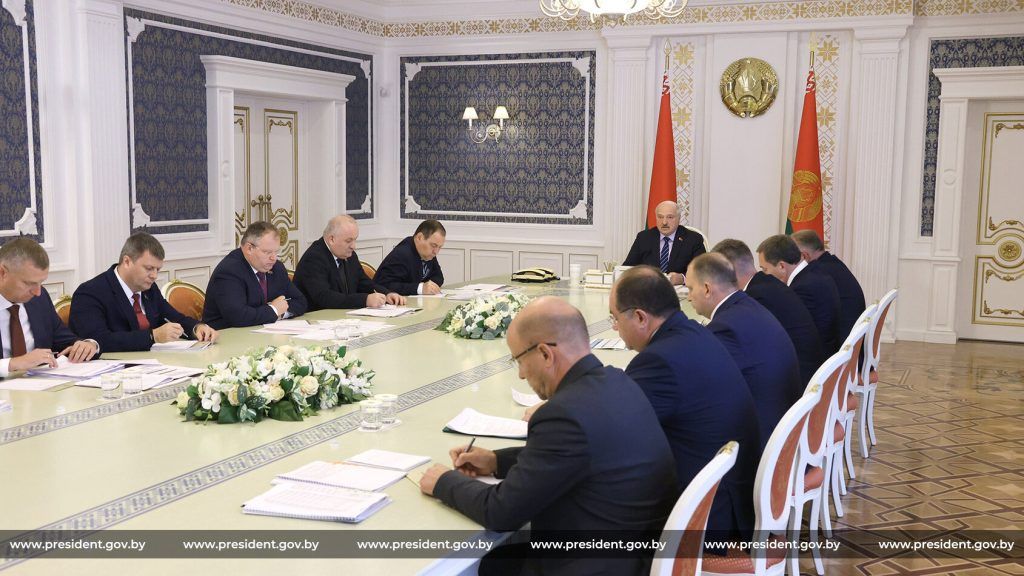 Лукашенко предложил послушать гендиректора «Беларуськалия» и не отказываться от еще одного порта в РФ