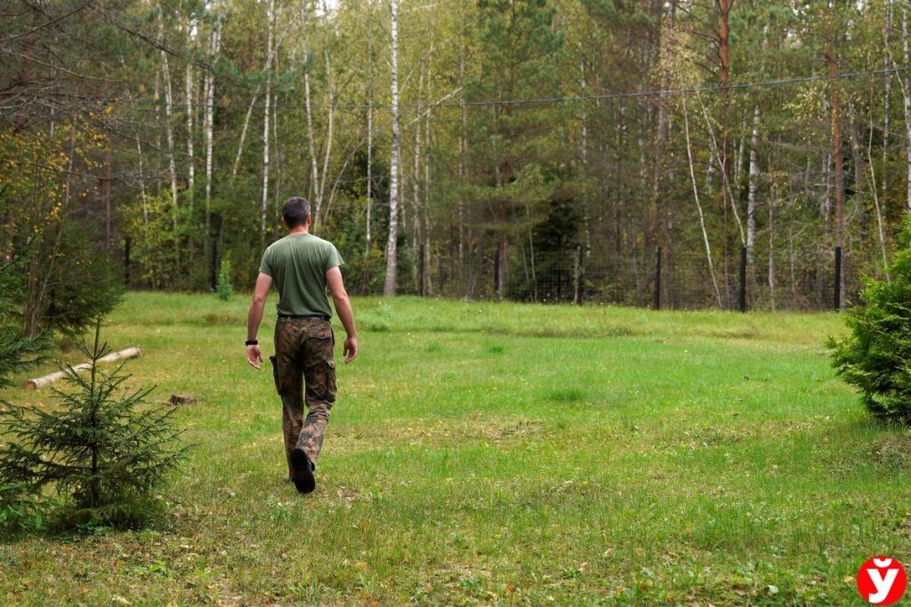 политолог в лесу Смолевичи