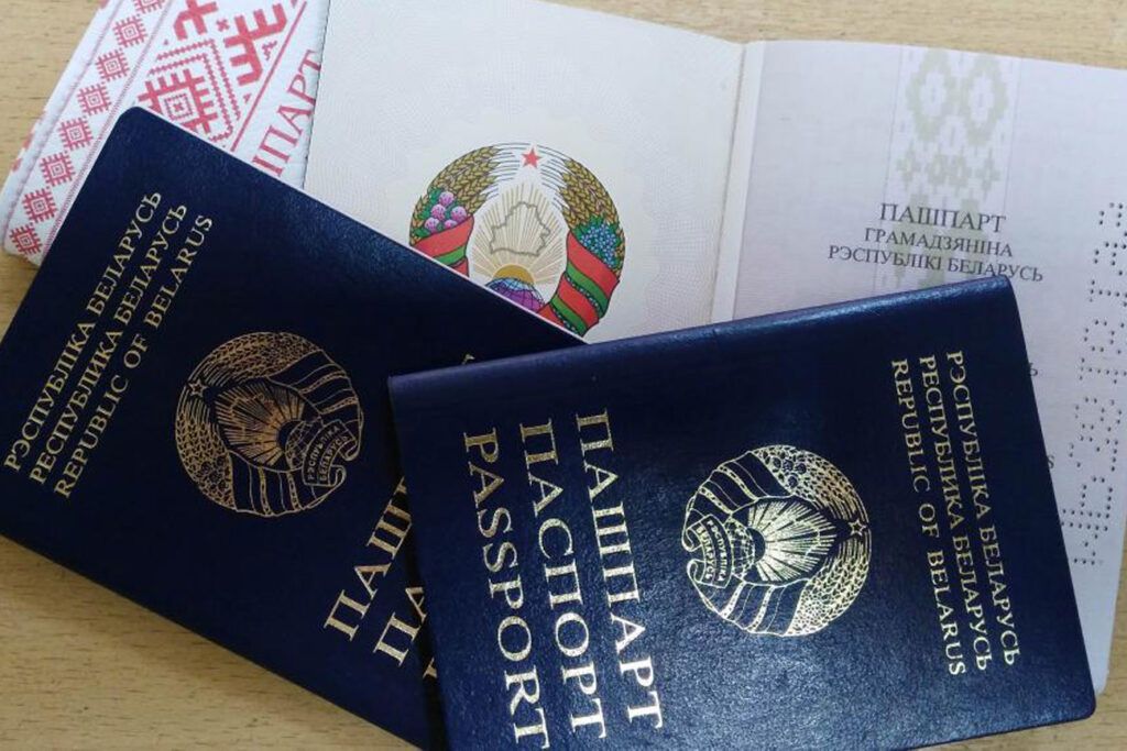 В Беларуси меняются правила эмиграции. Новые нормы коснутся и не отслуживших в армии