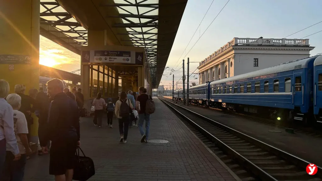 Поезд №863 Орша — Минск опаздывает на 1 час 40 минут