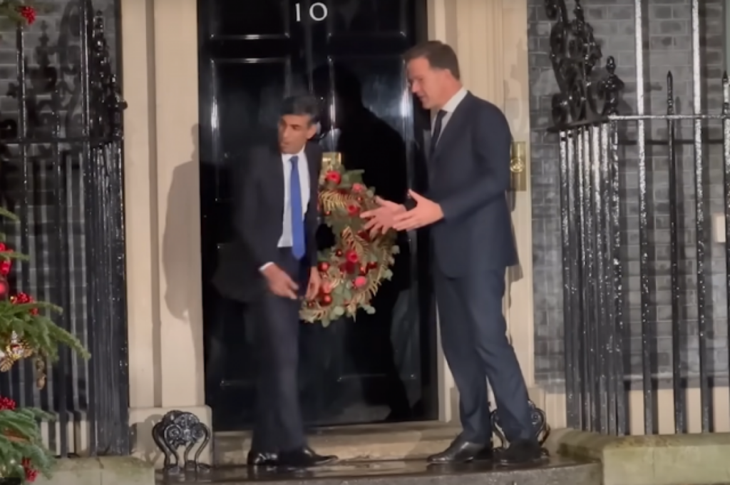 Риши Сунак и конфуз с дверью