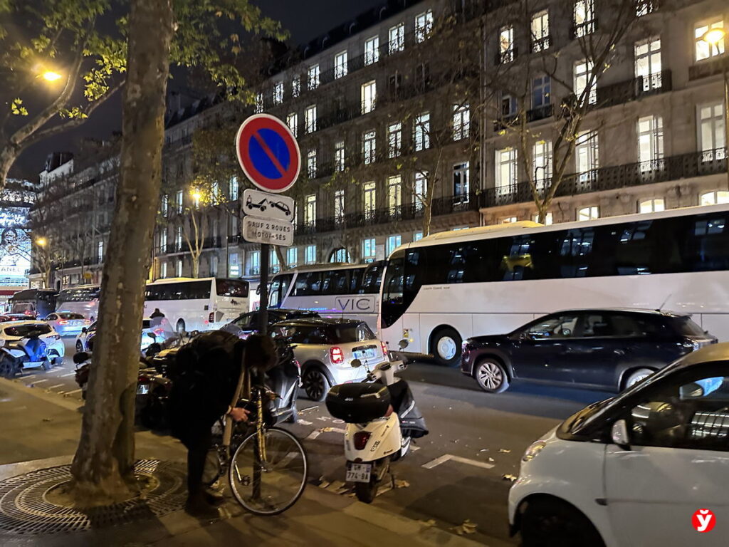 грязные улицы Париж