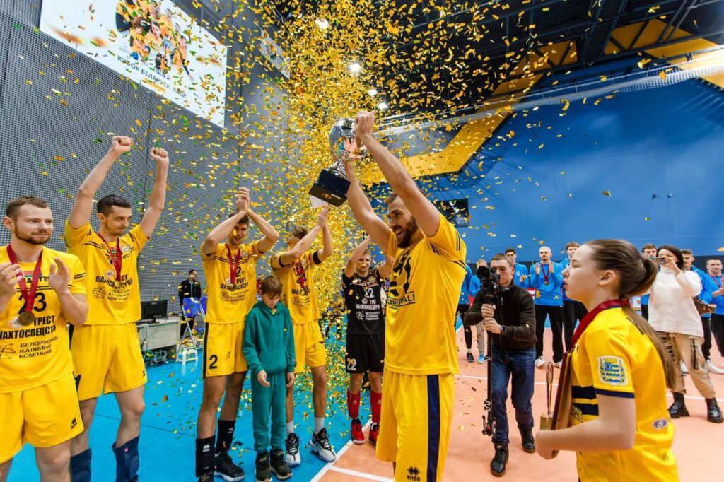 Турчин поздравил мужской волейбольный клуб «Шахтер» с шестикратной победой в Кубке Беларуси