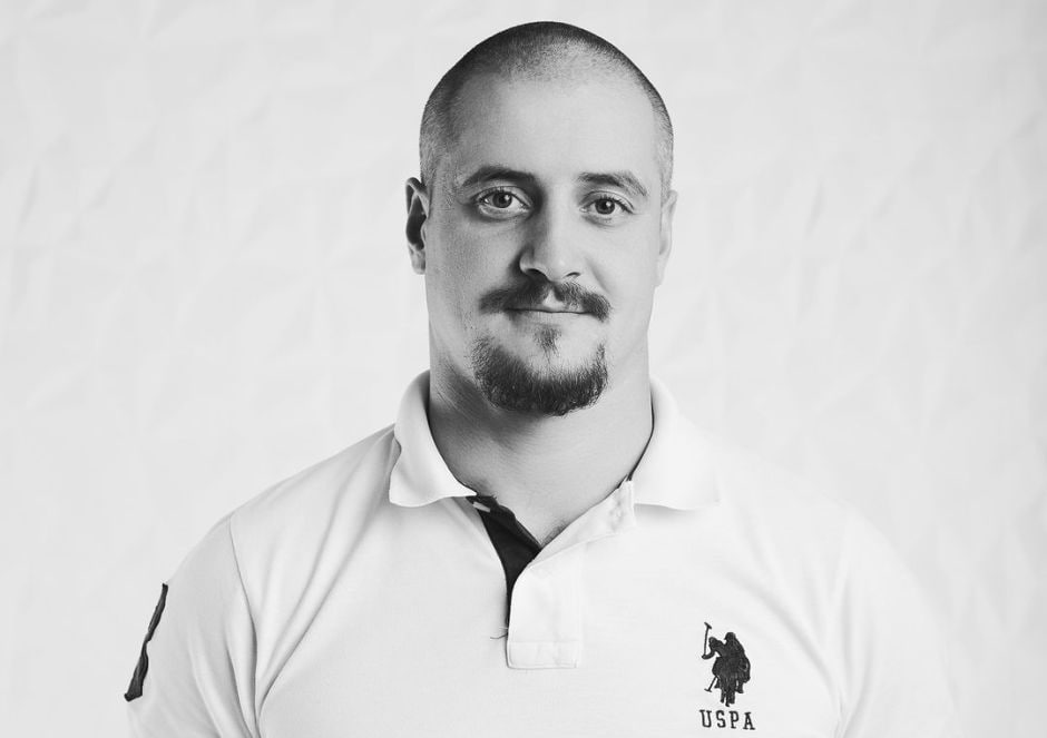 Максим Густик