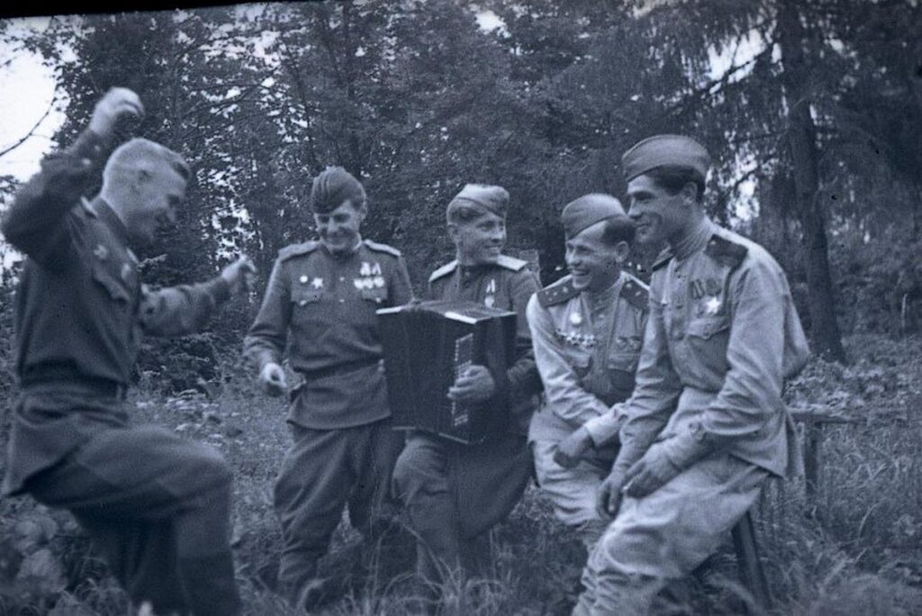 Фронтовой фотокорреспондент Михаил Каше. История о создателе уникальных военных снимков