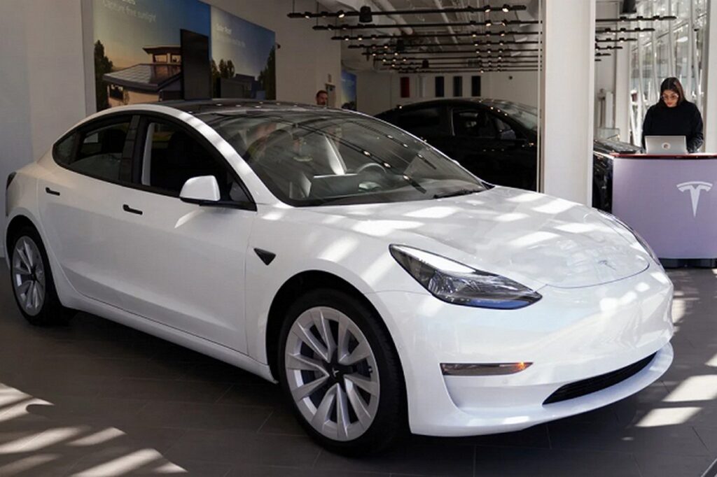 Около 65 тысяч автомобилей Tesla отзовут в Южной Корее