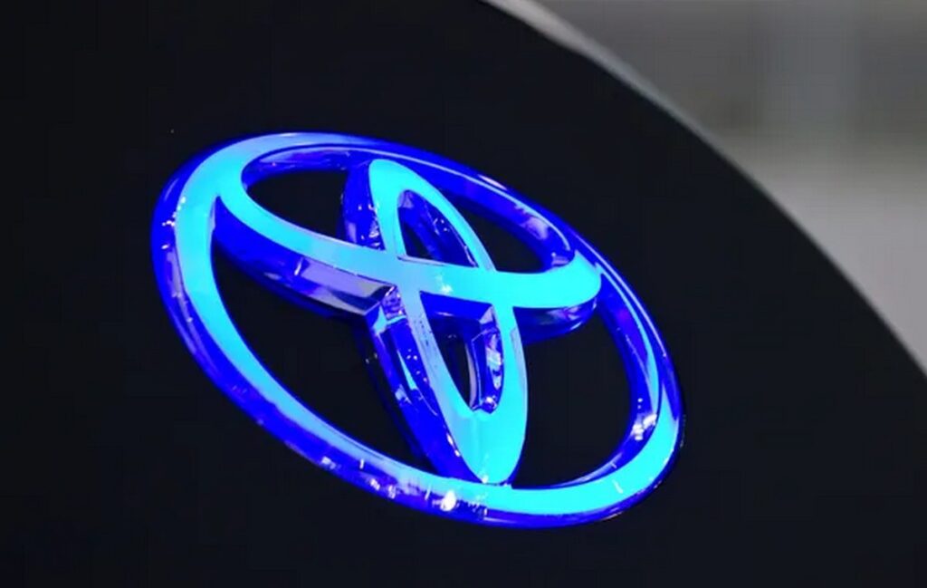 Комания Toyota в 2023 году продала 11 млн автомобилей