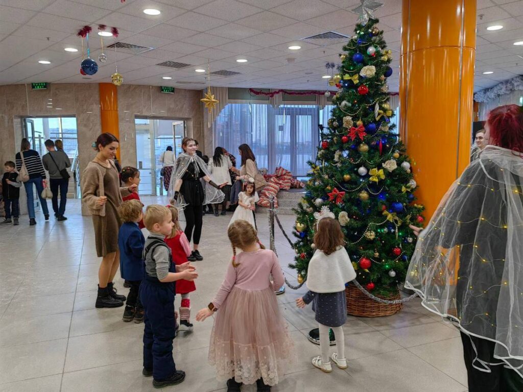 В Национальной библиотеке Беларуси по благословению митрополита Вениамина прошла елка