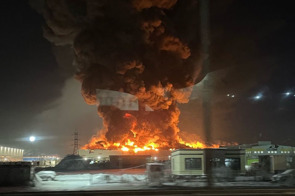 Пожар на складе в Питере