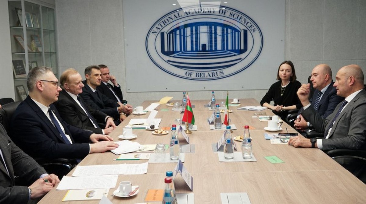 50 лет завод беларусь. Предприятия беларуси. Завтрак туриста рыбные консервы ссср. Креветки на заводе. Сахар производитель беларусь.