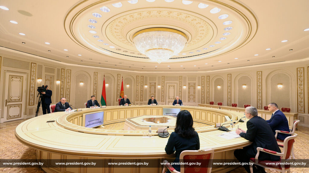 Лукашенко на переговорах с Камчатским краем