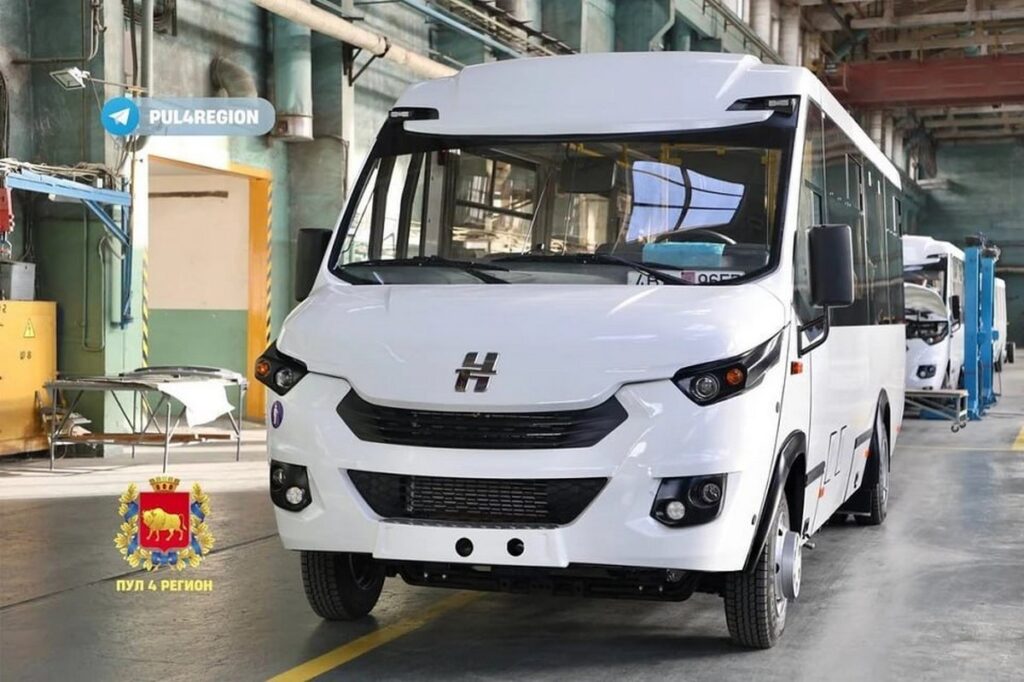 В Лиде возобновили выпуск пригородных автобусов «Неман», остановленный из-за санкций