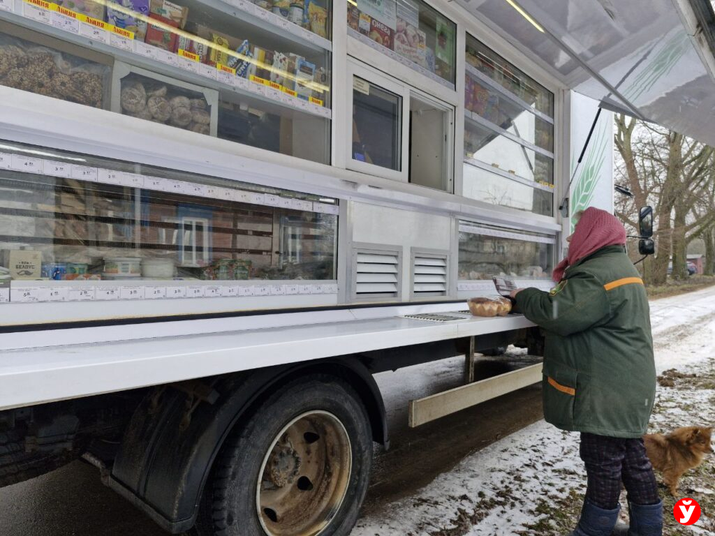 Одна на 14 деревень. Узнали, как автолавка Любанского райпо обслуживает Солигорский  район - Минская правда