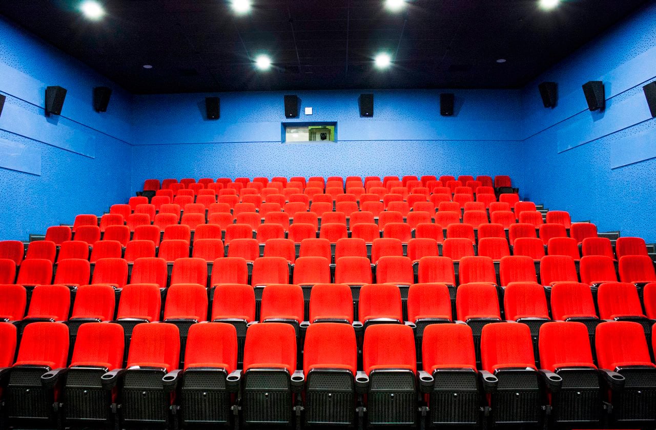 Киноафиша минск 2024. Voka cinema by silver screen в трц "dana mall" г. Кинотеатр октябрь минск. Минск кинотеатр беларусь. Кинотеатр минск.