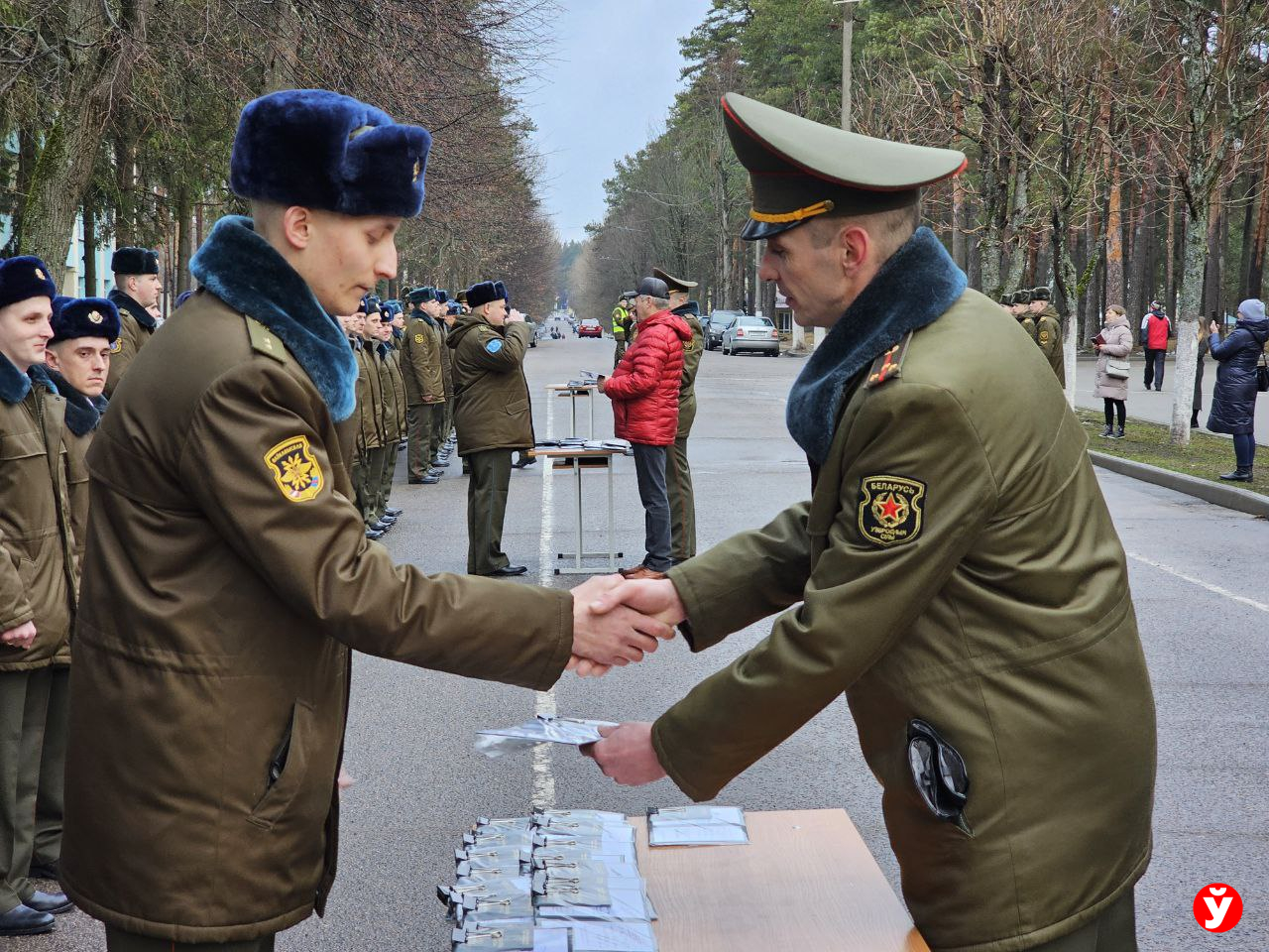 Звезды прапорщика, «отлитые в Печах». Военный выпуск прошел в 72-м ОУЦ в  Борисове - Минская правда