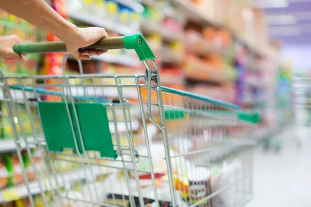 На продукты питания белорусы в 2023 году тратили 38,6% своих средств