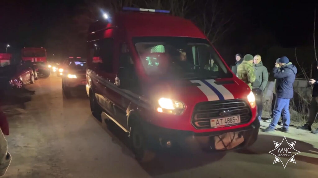 Руководство МЧС прокомментировало ситуацию с поиском двух девочек в Пуховичском районе