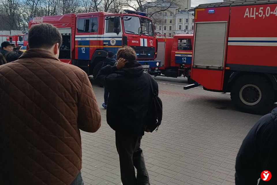 Спасатели выезжали по сообщению о задымлении в минском метро