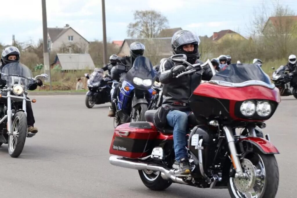 Какие правила чаще всего игнорируют мотоциклисты? Рассказали в ГАИ Минского района