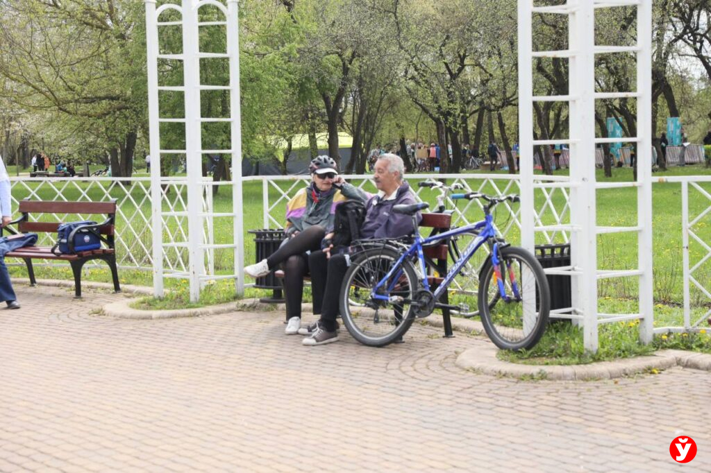 В Лошицком парке прошли соревнования «Першы Ровар»