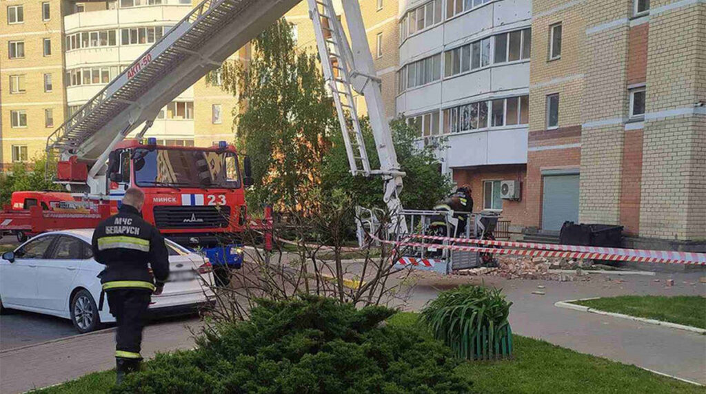 Фасад жилого дома обрушился в Минске. Пострадавших нет