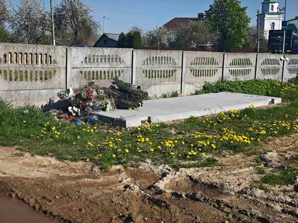 Как приводят в порядок к Радонице кладбища в Минском районе, рассказали в  ЖКХ - Минская правда