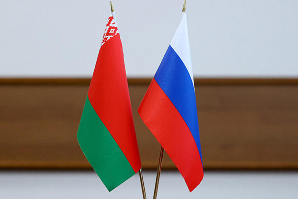 флаги Беларуси и РОссии