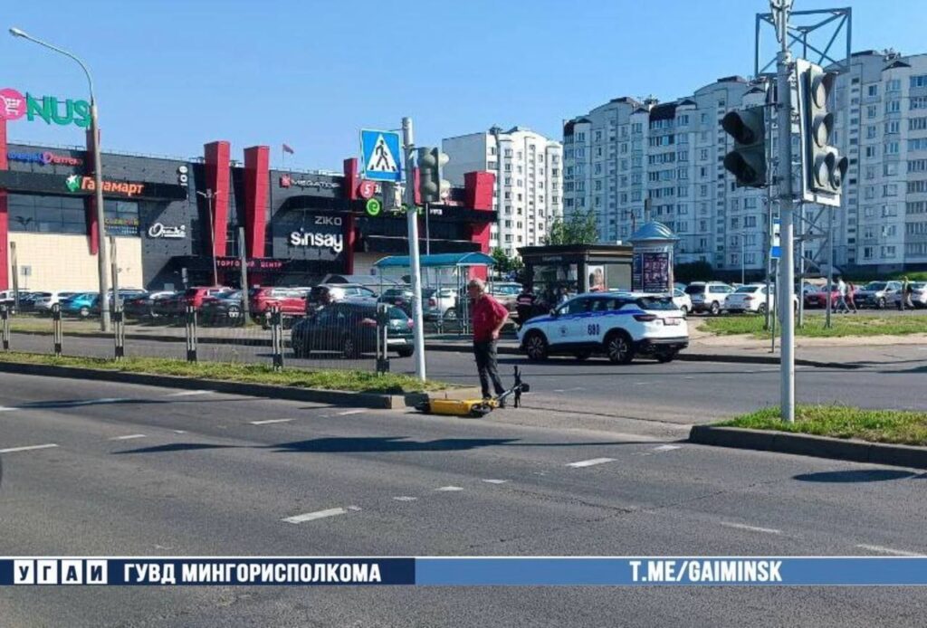 В Минске два подростка на самокате столкнулись с автомобилем