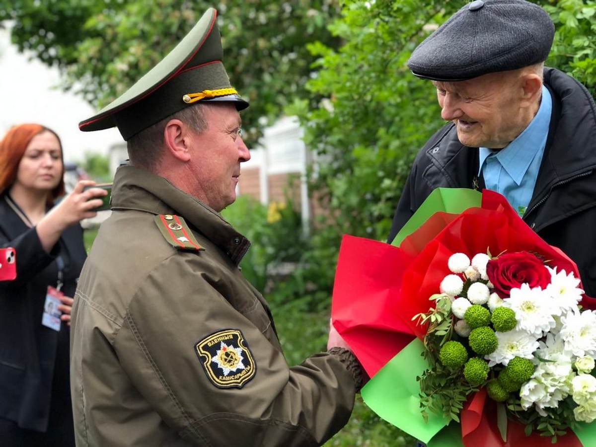 Ветеранам в Минской области вручили медали «80 лет освобождения Беларуси» -  Минская правда