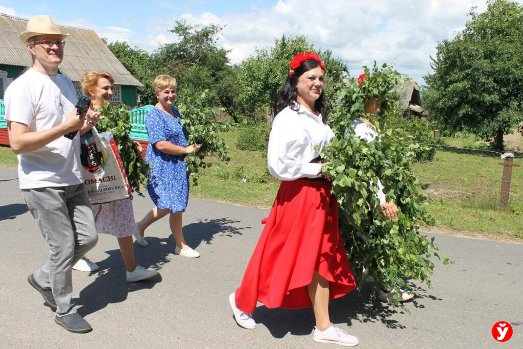 обряд"вождение куста"