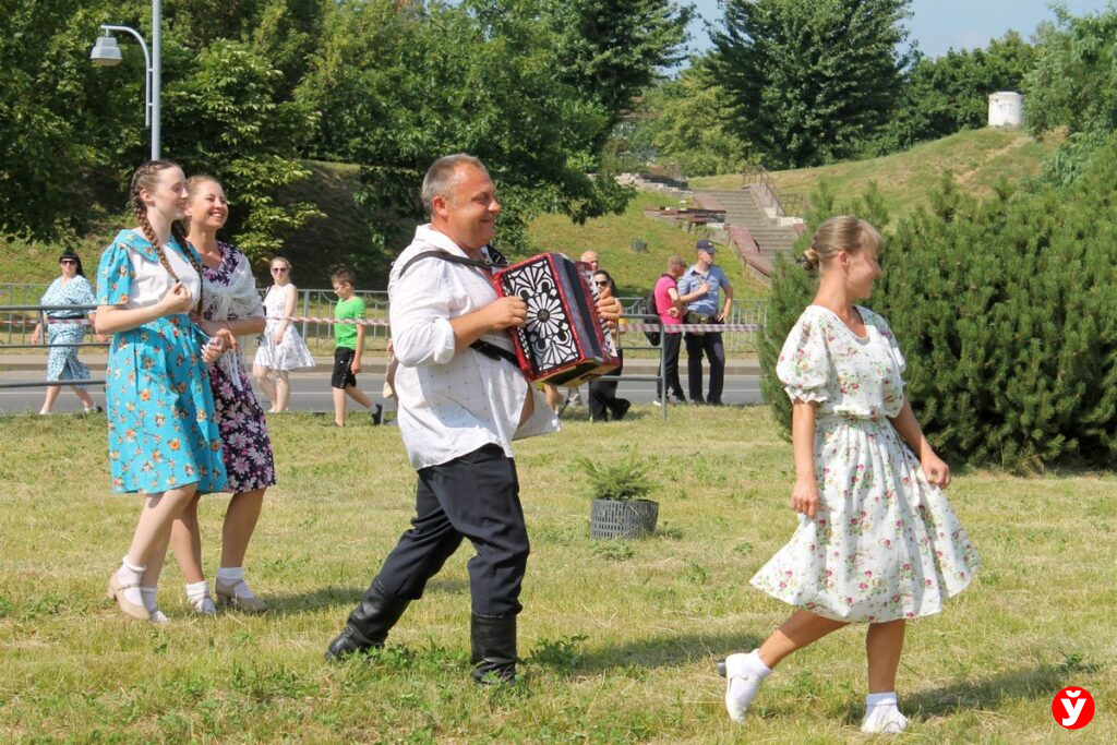 Реконструкция освобождения города в Слуцке